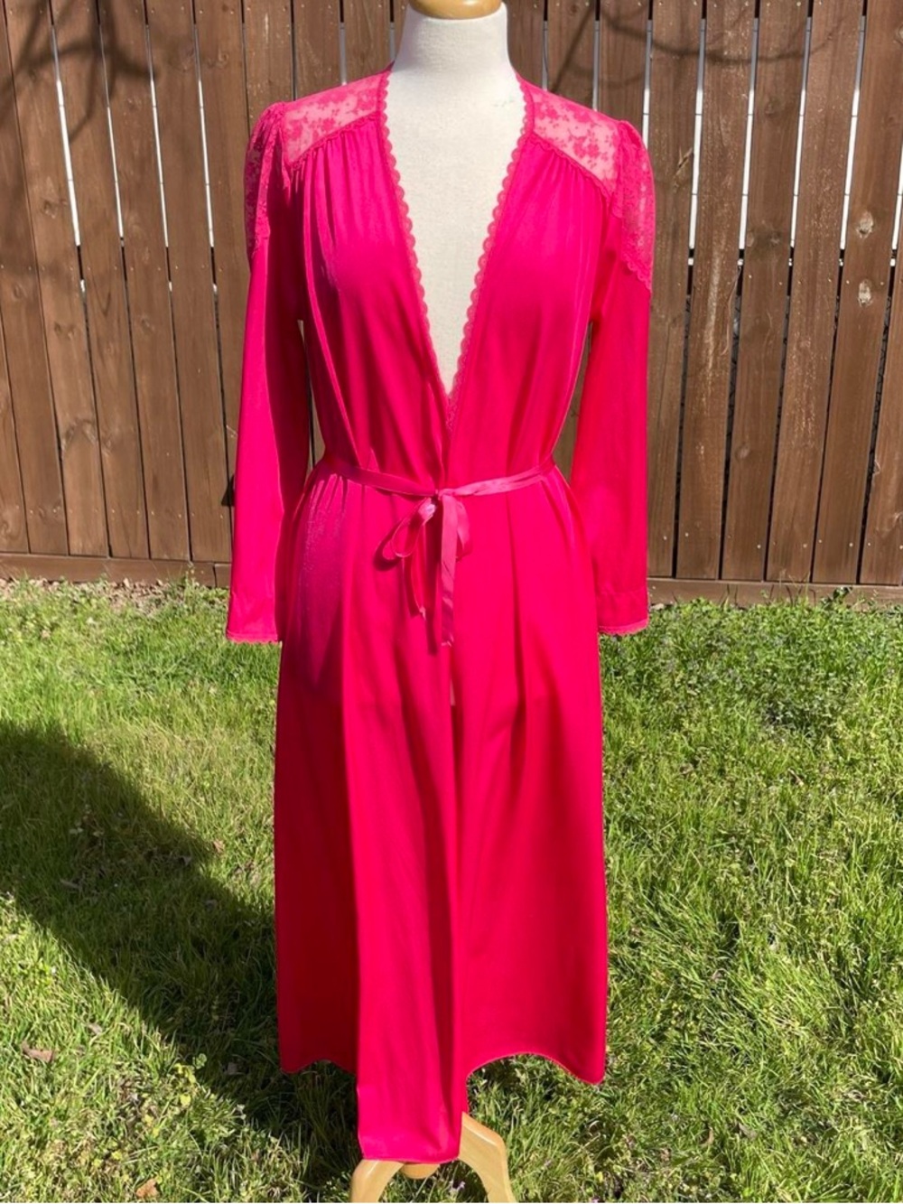 Vintage Hot Pink Lace Floral Robe